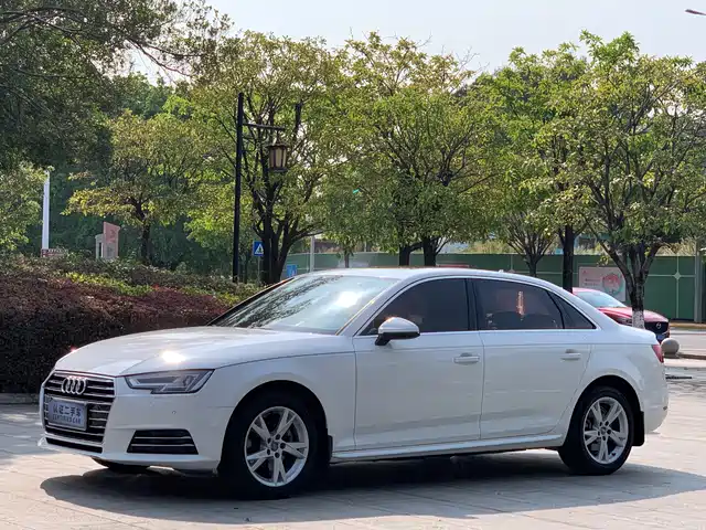 Audi Audi A4L 2017