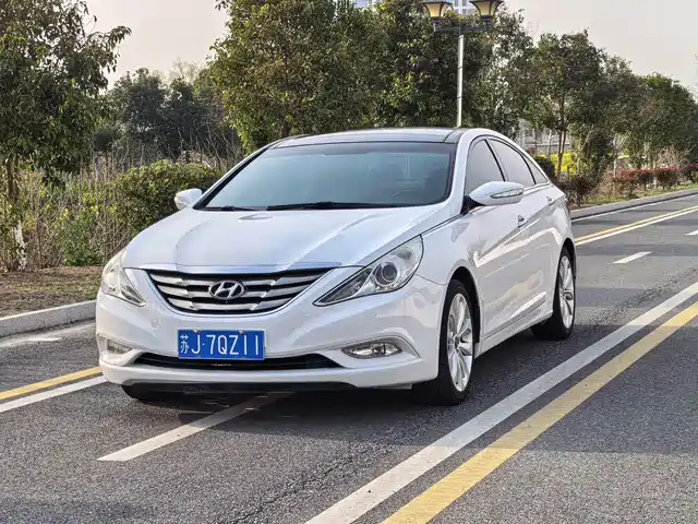 Hyundai Sonata 2011