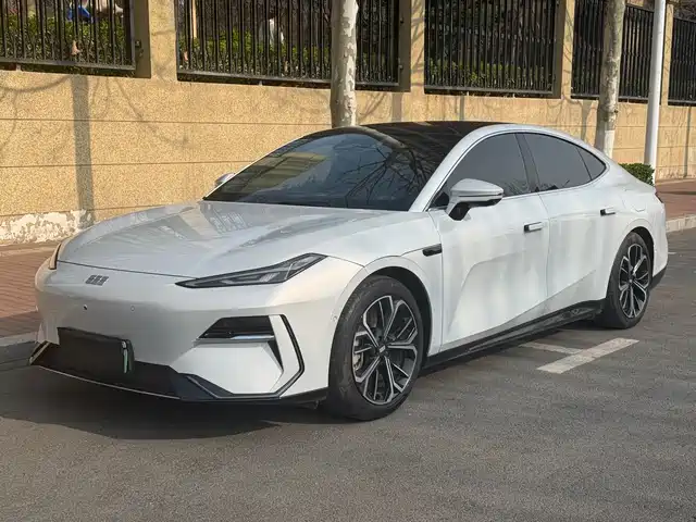 Geely Galaxy Galaxy E8 2025