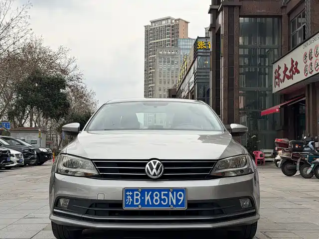 Volkswagen Sagitar 2015