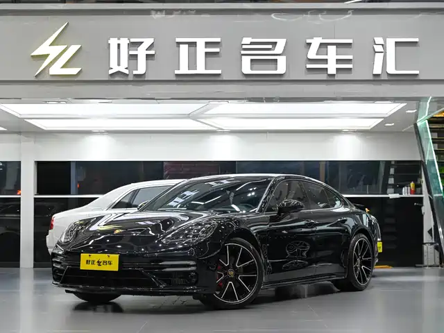 Porsche Panamera 2023