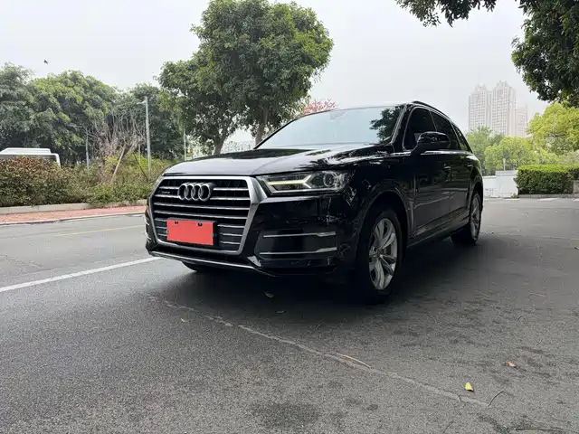 Audi Audi Q7
