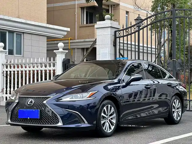 Lexus Lexus ES 2021