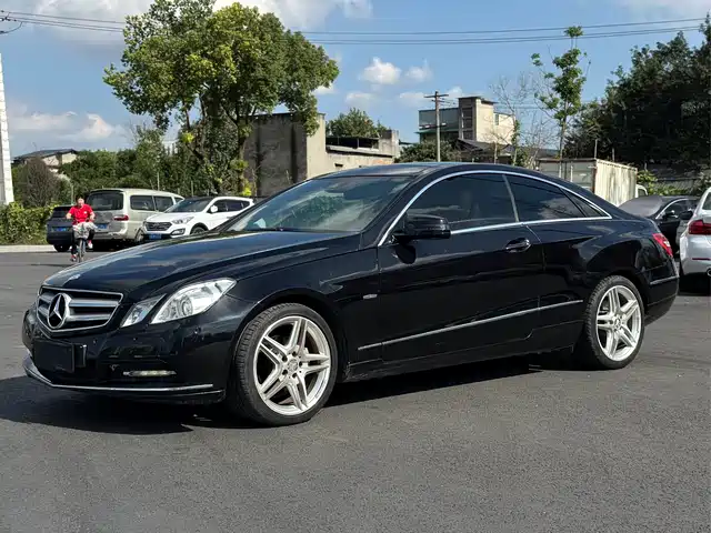 Mercedes-Benz Mercedes-Benz E-Class (Import) 2012