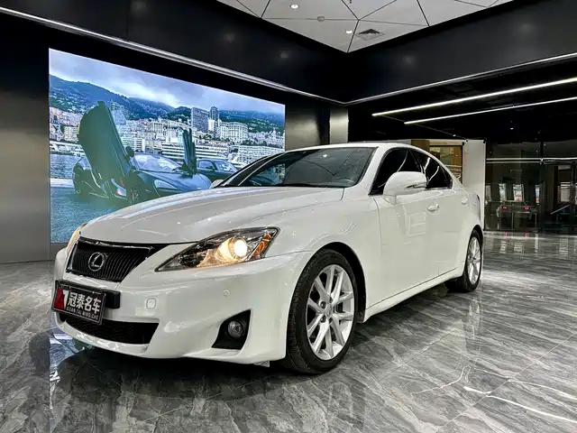 Lexus Lexus IS 2012