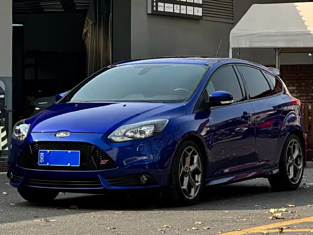 Ford Focus (Import) 2014