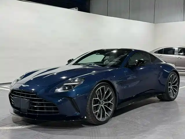 Aston Martin V8 Vantage 2024