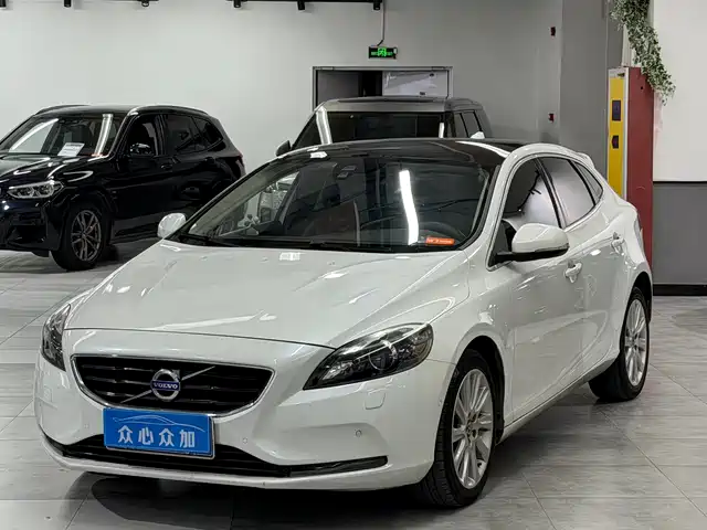 Volvo Volvo V40 2016