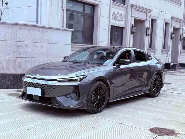 Changan Changan UNI-V 2024