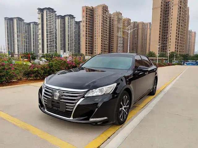 Toyota Crown 2017