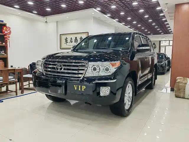 Toyota Land Cruiser (Import) 2015