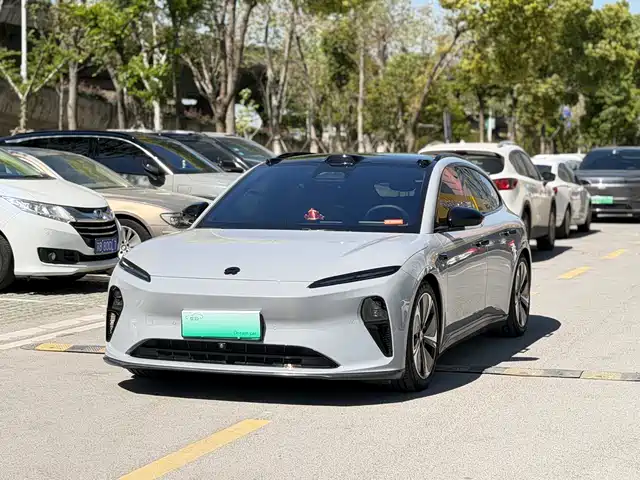 NIO NIO ET5T 2024