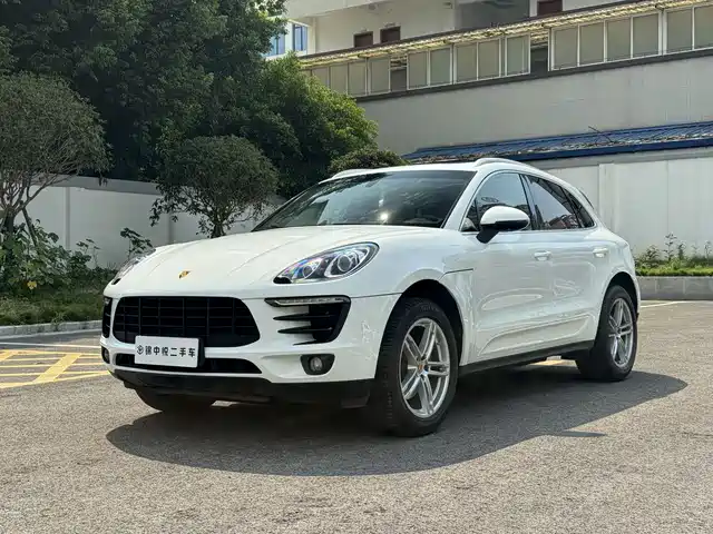 Porsche Macan 2015