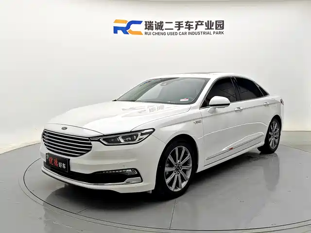 Ford Taurus 2020