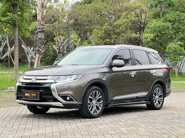 Mitsubishi Outlander 2017