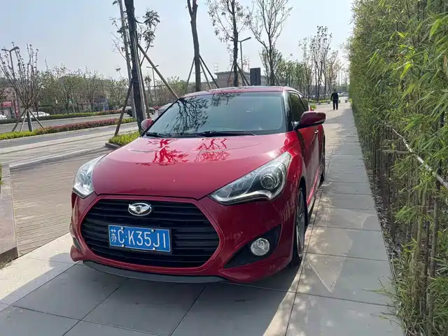 Hyundai Veloster 2013