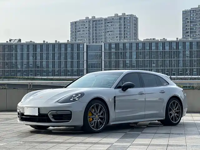 Porsche Panamera 2023