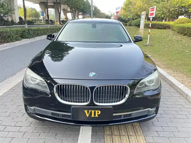 BMW BMW 7 Series 2011