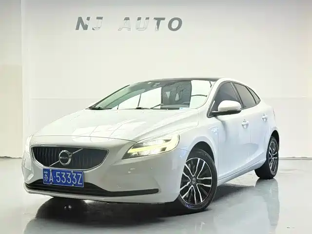Volvo Volvo V40 2016