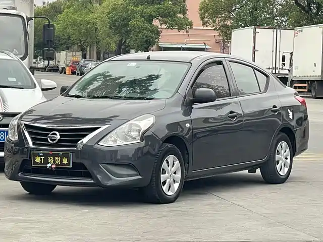 Nissan Sunny 2015