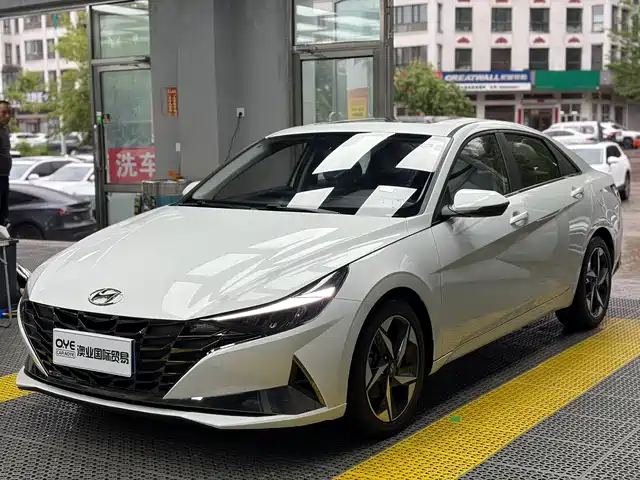 Hyundai Elantra