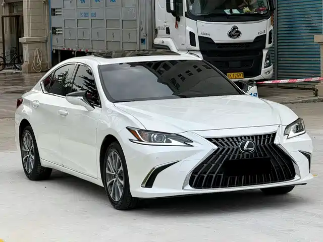 Lexus Lexus ES 2023
