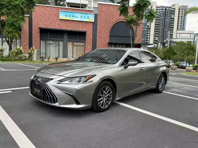 Lexus Lexus ES 2022