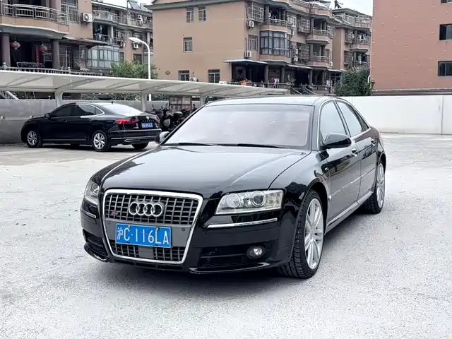 Audi Audi S8 2008