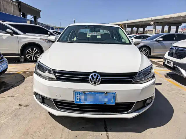 Volkswagen Sagitar 2014