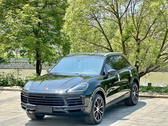 Porsche Cayenne 2023