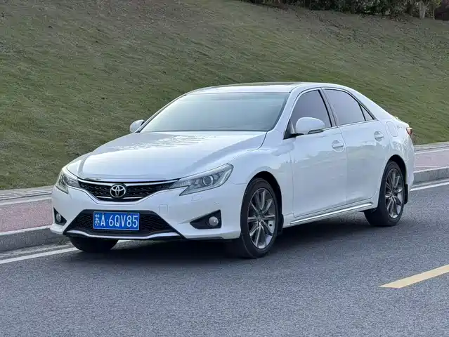 Toyota Reiz 2015