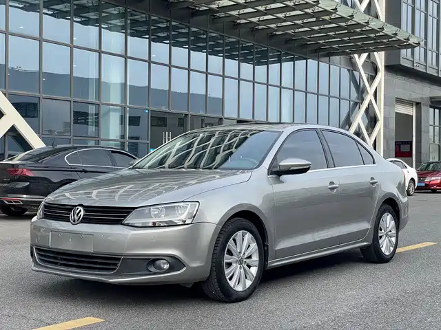 Volkswagen Sagitar 2014