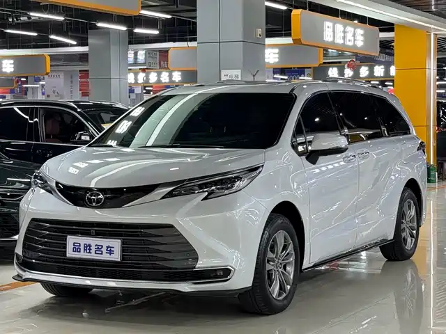 Toyota Toyota Sienna 2025