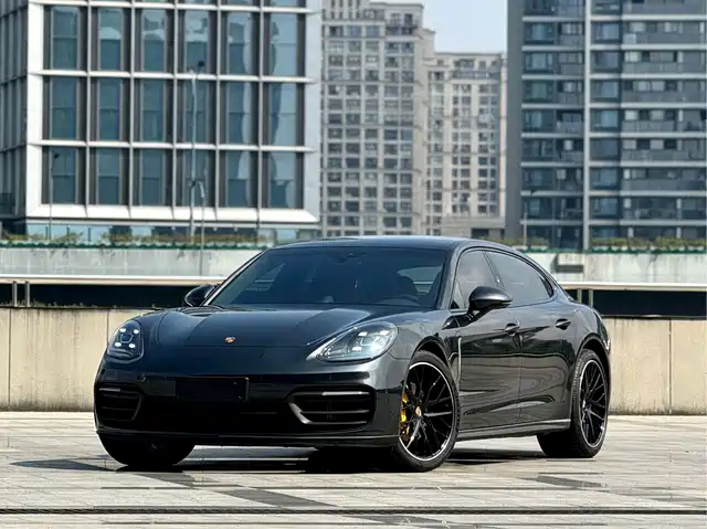 Porsche Panamera 2022