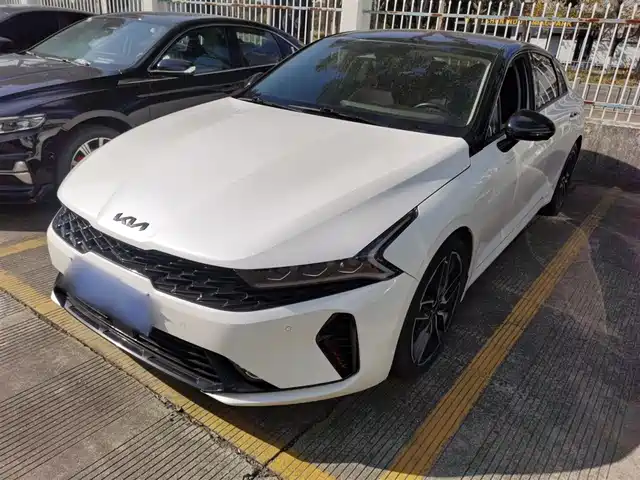Kia Kia K5 2022