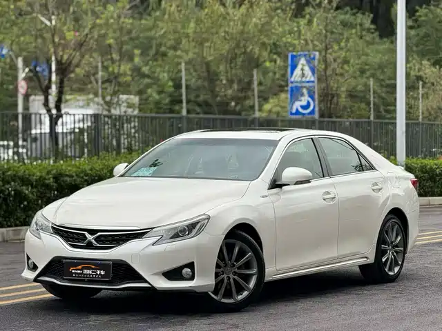 Toyota Reiz