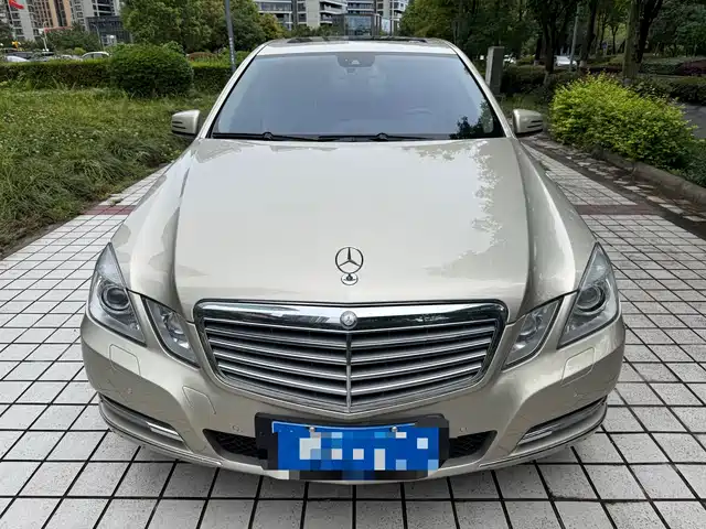 Mercedes-Benz Mercedes-Benz E-Class 2012