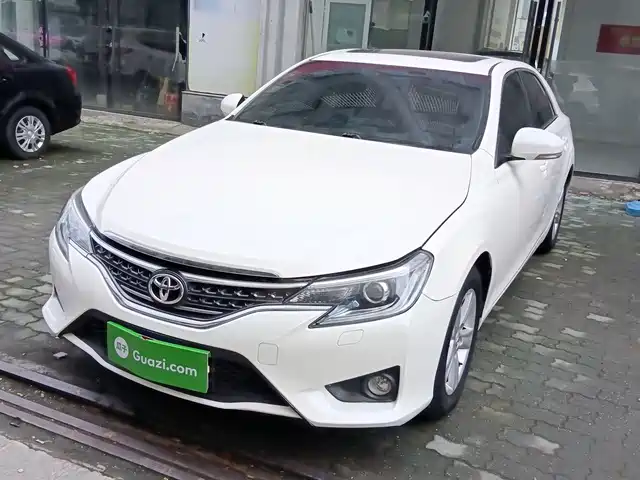 Toyota Reiz 2015