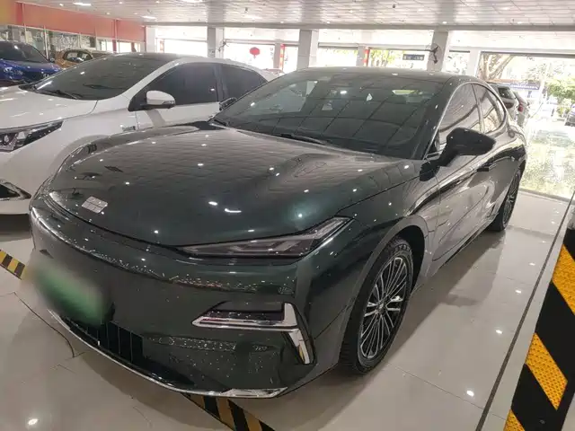 Geely Galaxy Galaxy Xingyao 8 2025