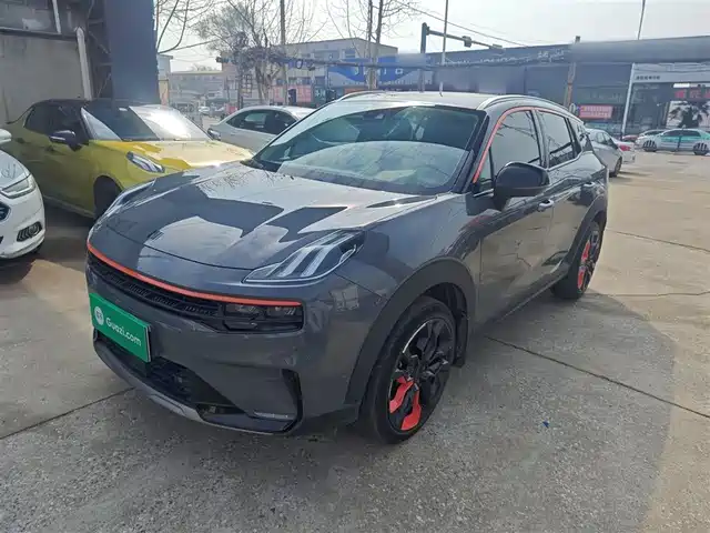 Lynk & Co Lynk & Co 06