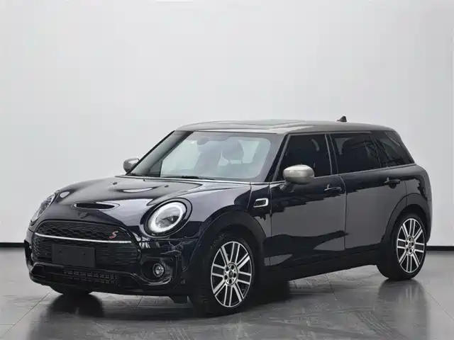 MINI MINI CLUBMAN 2023