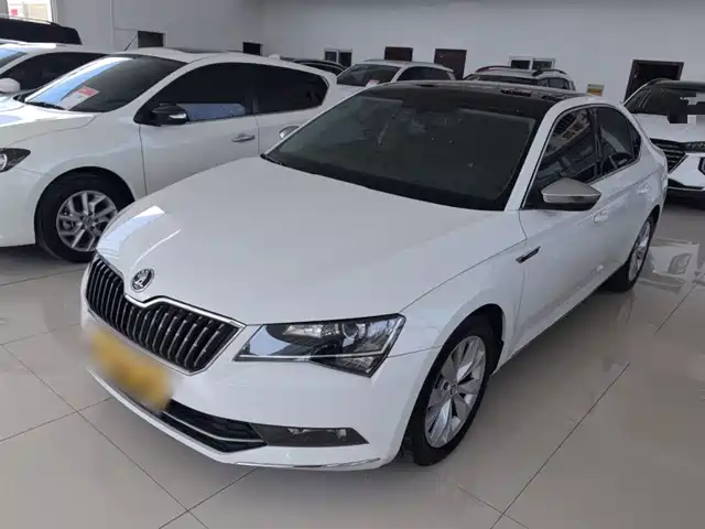 Škoda Superb 2016