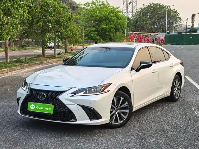 Lexus Lexus ES 2021