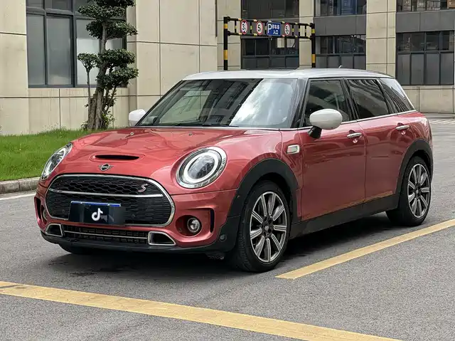 MINI MINI CLUBMAN 2023