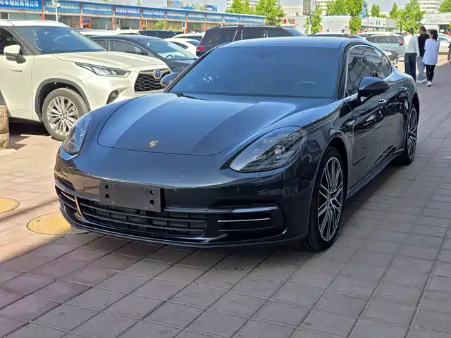 Porsche Panamera 2018