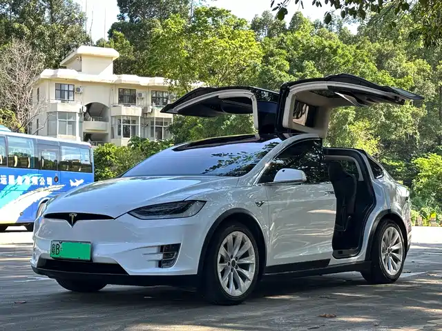 Tesla Model X 2017