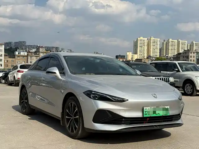Roewe Roewe D7 2025