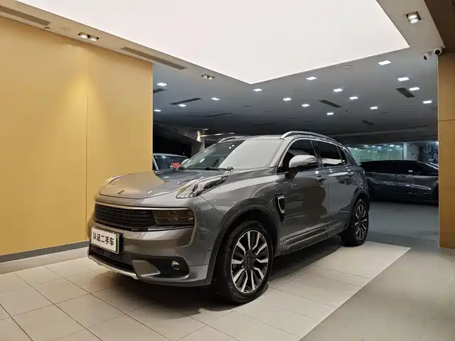Lynk & Co Lynk & Co 01 EM-P 2019