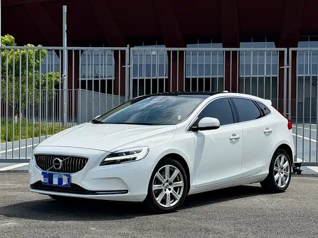 Volvo Volvo V40