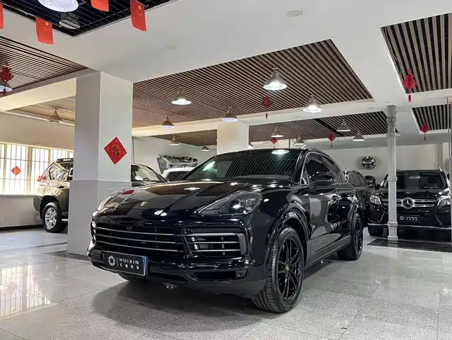 Porsche Cayenne 2022